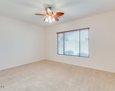 6424 W Lucia Drive - Photo Thumbnail 12