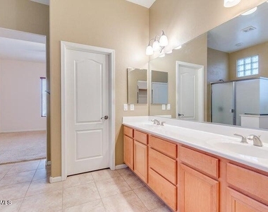 6424 W Lucia Drive - Photo Thumbnail 15