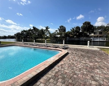 1816 E Oakland Park Blvd - Photo Thumbnail 15