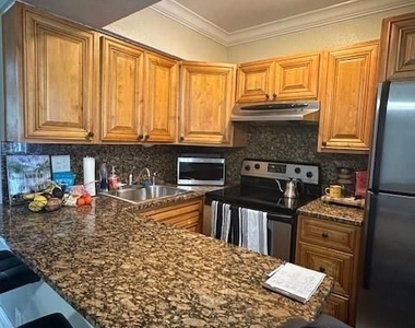 1816 E Oakland Park Blvd - Photo Thumbnail 2