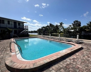 1816 E Oakland Park Blvd - Photo Thumbnail 16