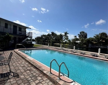 1816 E Oakland Park Blvd - Photo Thumbnail 14