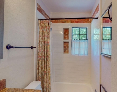 7308 Gaston Avenue - Photo Thumbnail 15