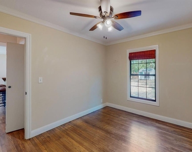 7308 Gaston Avenue - Photo Thumbnail 17