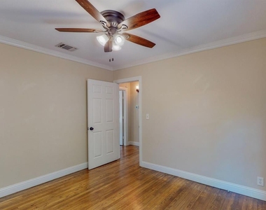 7308 Gaston Avenue - Photo Thumbnail 18