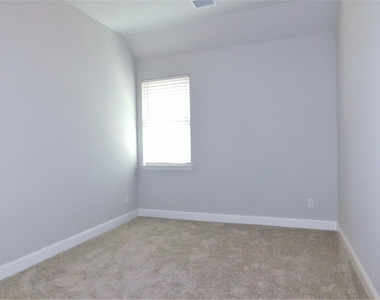 2709 Finsbury Court - Photo Thumbnail 17