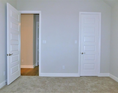 2709 Finsbury Court - Photo Thumbnail 23