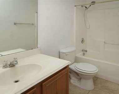 813 Western Star Drive - Photo Thumbnail 23