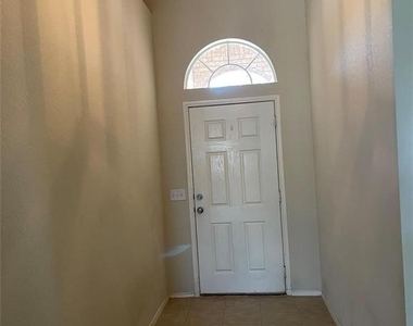 8216 Rayburn Lane - Photo Thumbnail 4