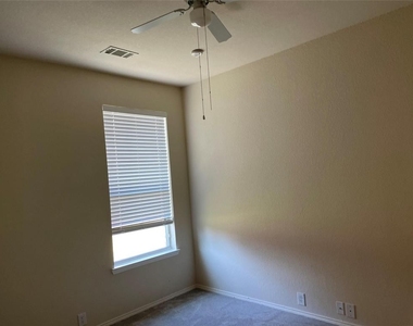 8216 Rayburn Lane - Photo Thumbnail 21