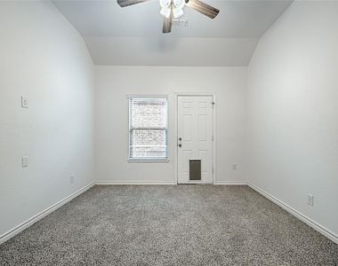 1020 Lake Sierra Way - Photo Thumbnail 13