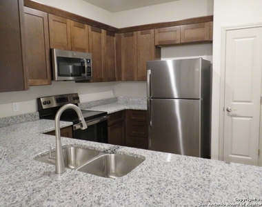 7507 Gramercy Way - Photo Thumbnail 2