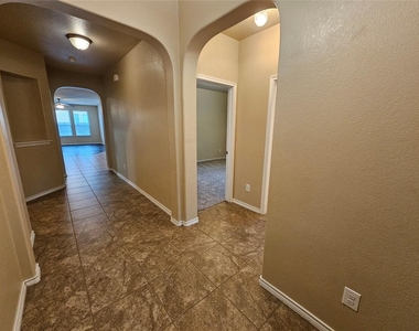 2952 Cedar Ridge Lane - Photo Thumbnail 3