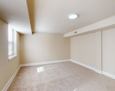 3904 Executive Avenue - Photo Thumbnail 2