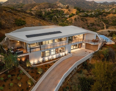 6825 Mulholland Dr - Photo Thumbnail 41