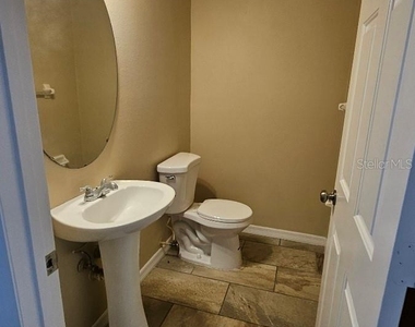 1633 Windsor Oak Court - Photo Thumbnail 6