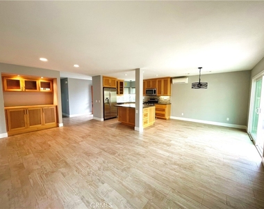 4210 Dawn Lane - Photo Thumbnail 6