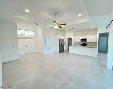 1248 Nw 36th Place - Photo Thumbnail 4