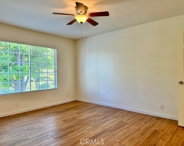 1322 W Park Western Drive - Photo Thumbnail 18