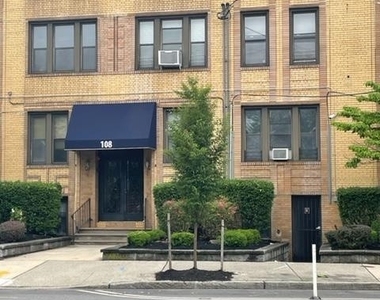 108 Palisade Ave - Photo Thumbnail 0