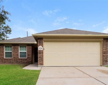 17239 Glen Oaks Drive - Photo Thumbnail 1