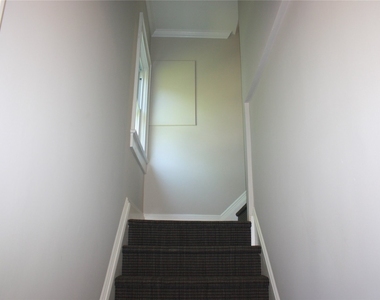 42 Woodland Avenue - Photo Thumbnail 2