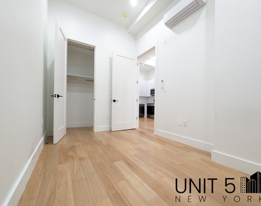 1118 Putnam Avenue - Photo Thumbnail 5