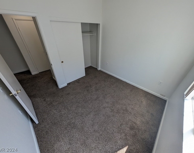 10245 S Maryland Parkway - Photo Thumbnail 21