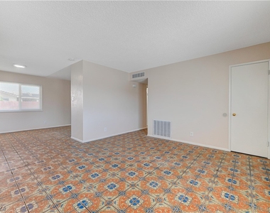 6308 Bannock Way - Photo Thumbnail 8