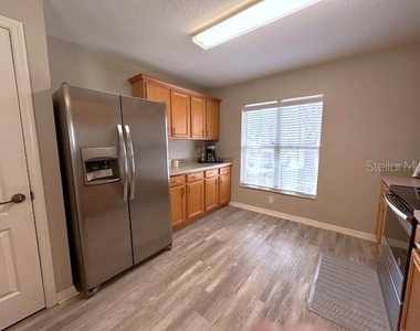 10924 Johanna Avenue - Photo Thumbnail 2