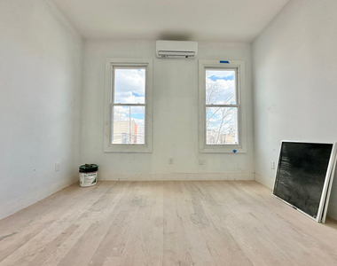 1611 Hancock Street - Photo Thumbnail 9