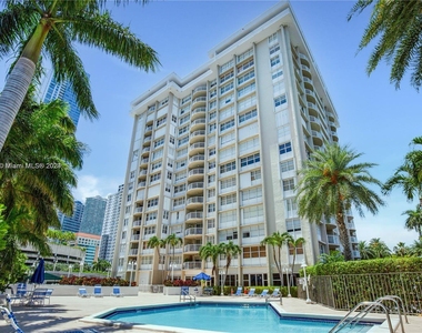 1420 Brickell Bay Dr - Photo Thumbnail 20