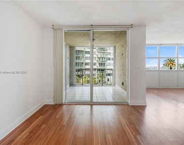 1420 Brickell Bay Dr - Photo Thumbnail 1