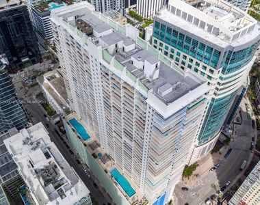 1200 Brickell Bay Dr - Photo Thumbnail 2