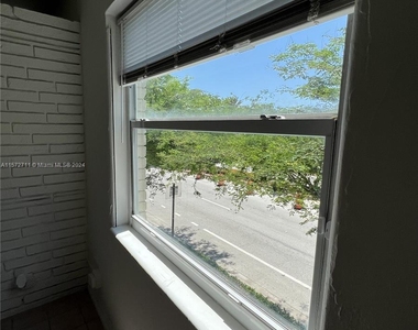 2219 E Atlantic Blvd - Photo Thumbnail 11