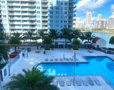 1155 Brickell Bay Dr - Photo Thumbnail 6