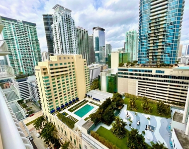 1200 Brickell Bay Dr - Photo Thumbnail 0