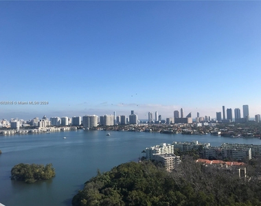 16385 Biscayne Blvd - Photo Thumbnail 2