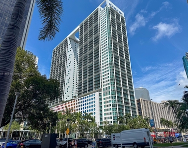 500 Brickell Ave - Photo Thumbnail 0