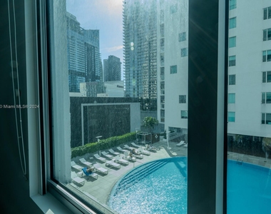 500 Brickell Ave - Photo Thumbnail 18