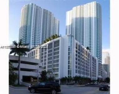 950 Brickell Bay Dr - Photo Thumbnail 9