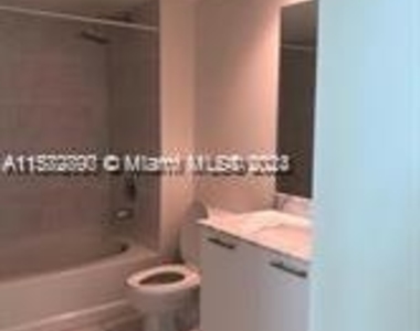 950 Brickell Bay Dr - Photo Thumbnail 6