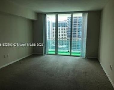 950 Brickell Bay Dr - Photo Thumbnail 2