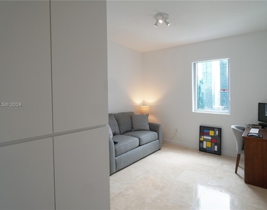 1060 Brickell Ave - Photo Thumbnail 27