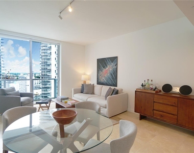 1060 Brickell Ave - Photo Thumbnail 15