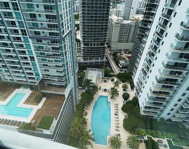 1060 Brickell Ave - Photo Thumbnail 14