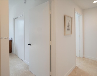 1060 Brickell Ave - Photo Thumbnail 34