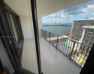 1901 Brickell Ave - Photo Thumbnail 9