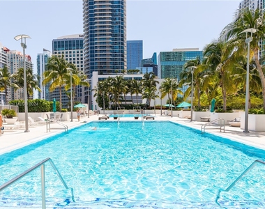 950 Brickell Bay Dr - Photo Thumbnail 10