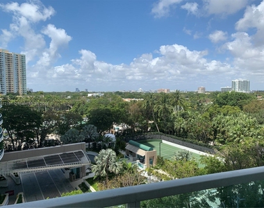 2101 Brickell Ave - Photo Thumbnail 11